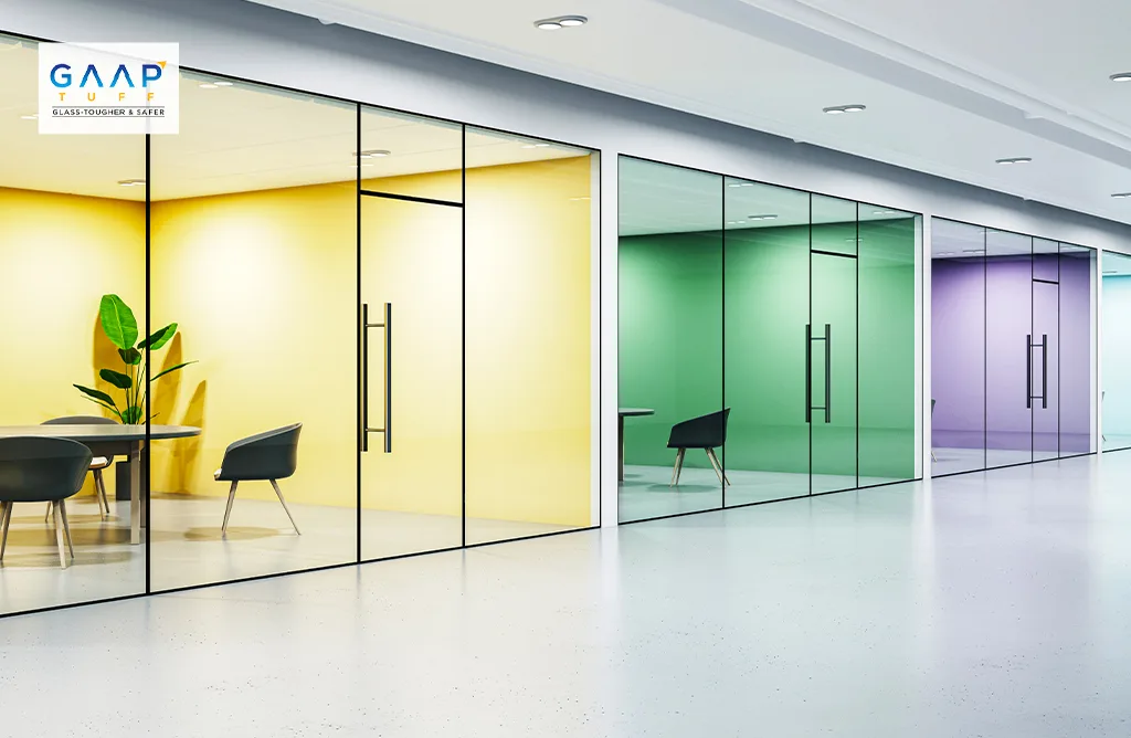 Custom Glass Partitions for Friendly Environment
